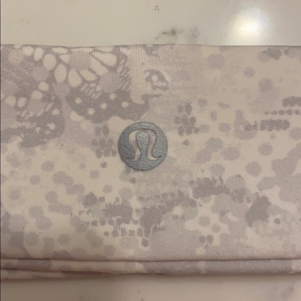 Lululemon floral gray flyaway tamer headband